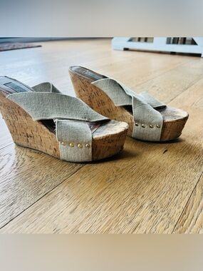 Steve Madden Beige Crisscross Cork Slip on Wedges